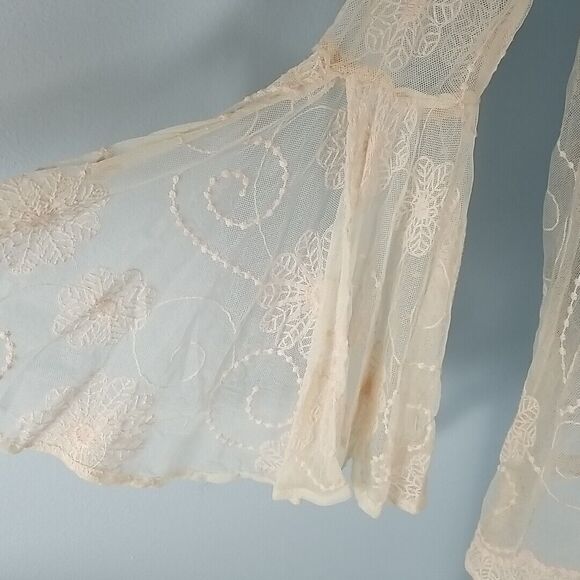 Love Stitch Sheer Boho Floral Lace Tunic Top Large Back zip Split Bell Sleeve - Picture 3 of 13